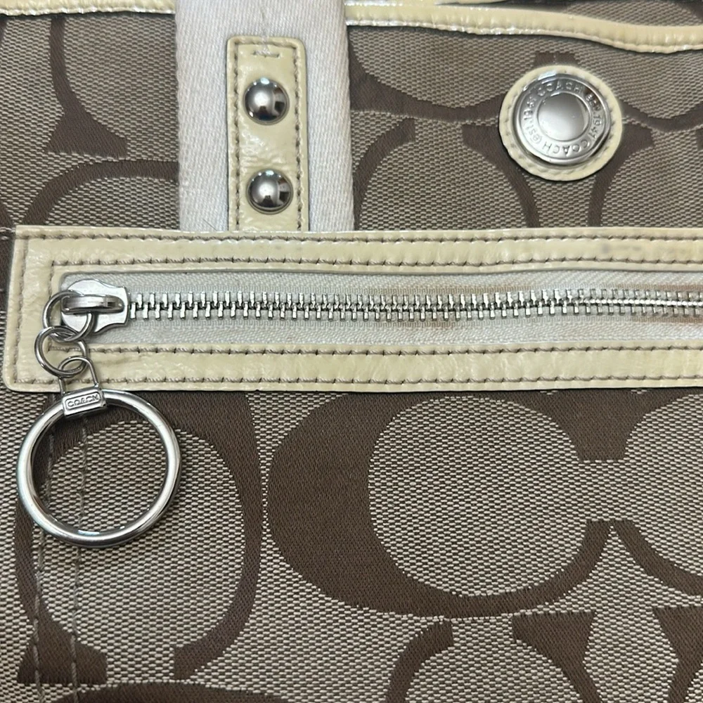 Vintage Coach Daisy Signature Logo Shoulder Bag #F1487